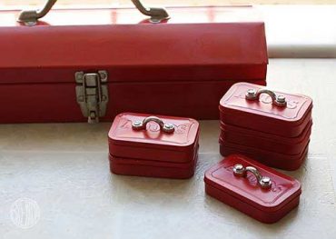 Projects: Father's Day Altoid Tin Toolboxes