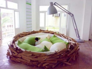 Giant Bird Nest for Breeding New Ideas