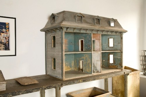 Early American Dollhouse