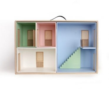 Hase Weiss Doll House