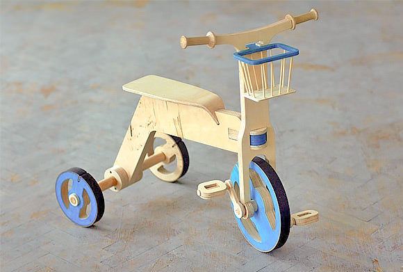 https://www.handmadecharlotte.com/wp-content/uploads/2014/03/7-wooden-toys.jpg