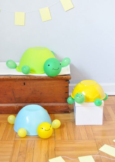 DIY Jumbo Balloon Turtles